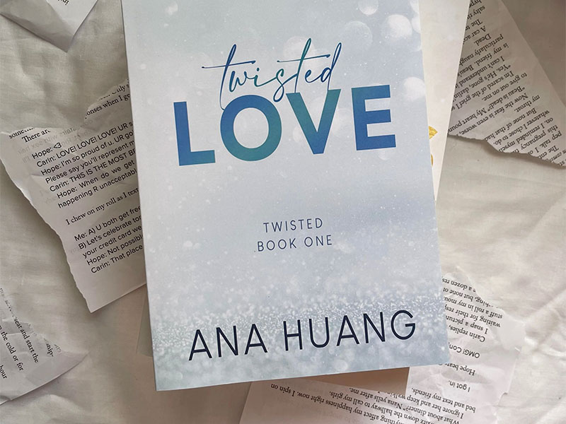 Book review:The twisted series: Book 1 By Ana Huang